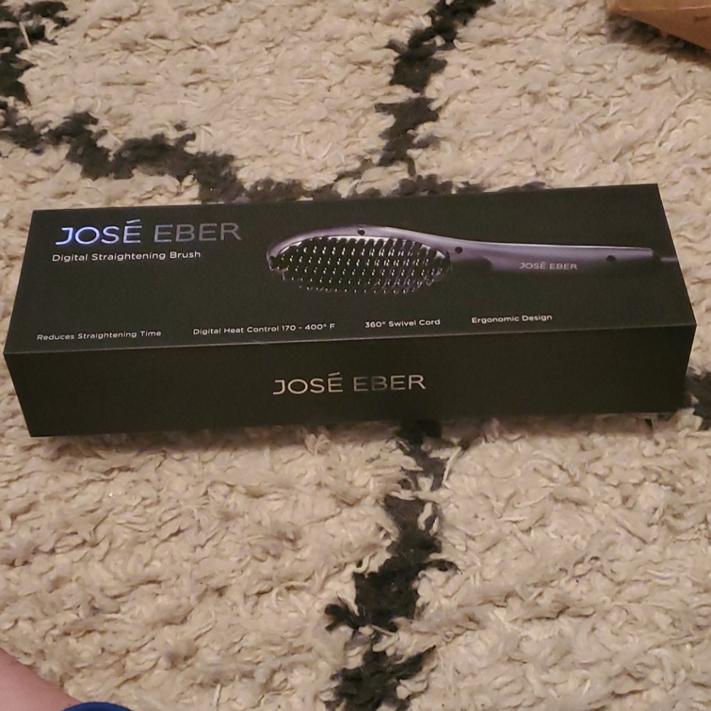 José Eber digital straightening brush